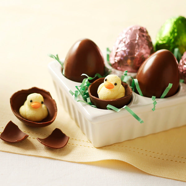 Waddles™ chocolate eggs with festive foil (included)